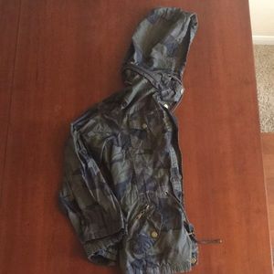 Camo utility jacket with cinch waist